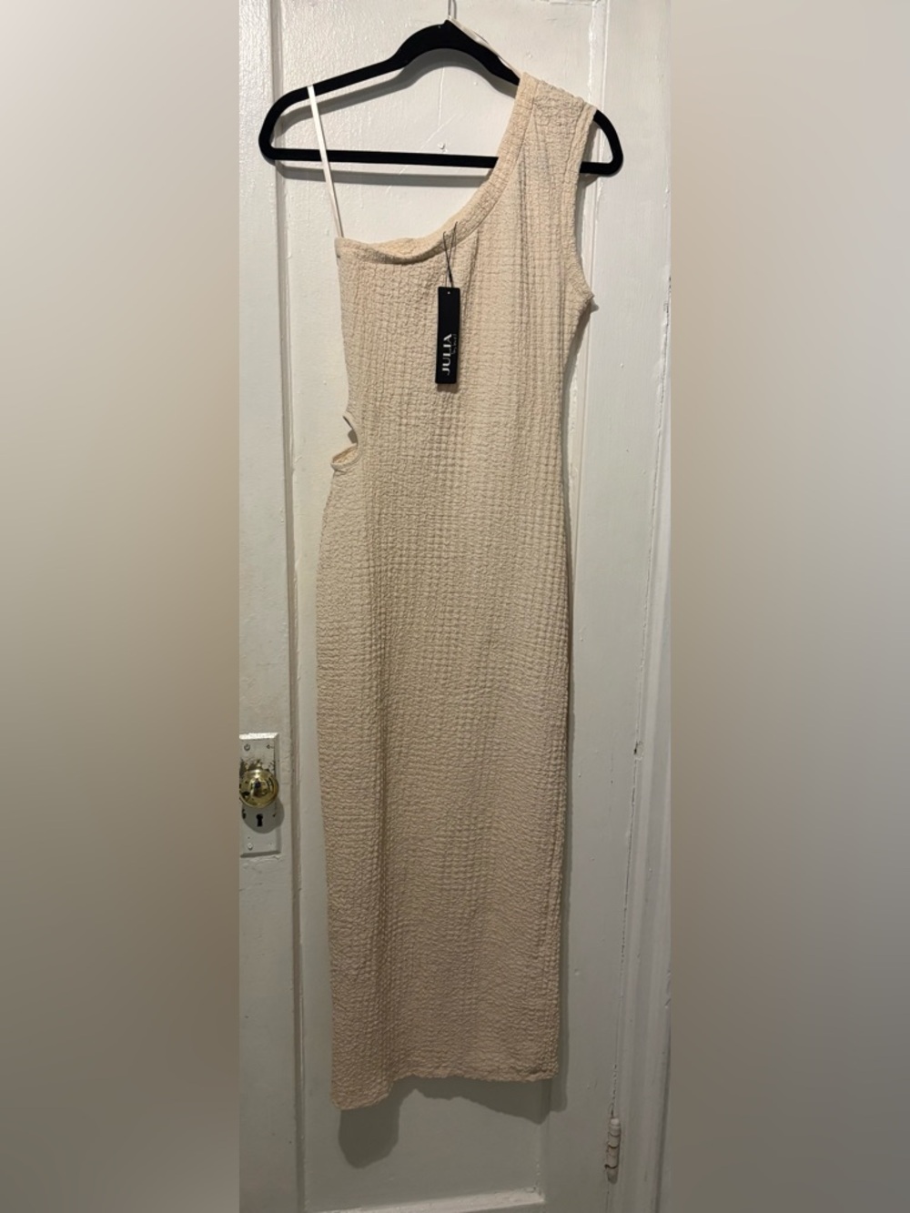One-Shoulder Cream Maxi Dress with Floral Cutout - Picture 6 of 8